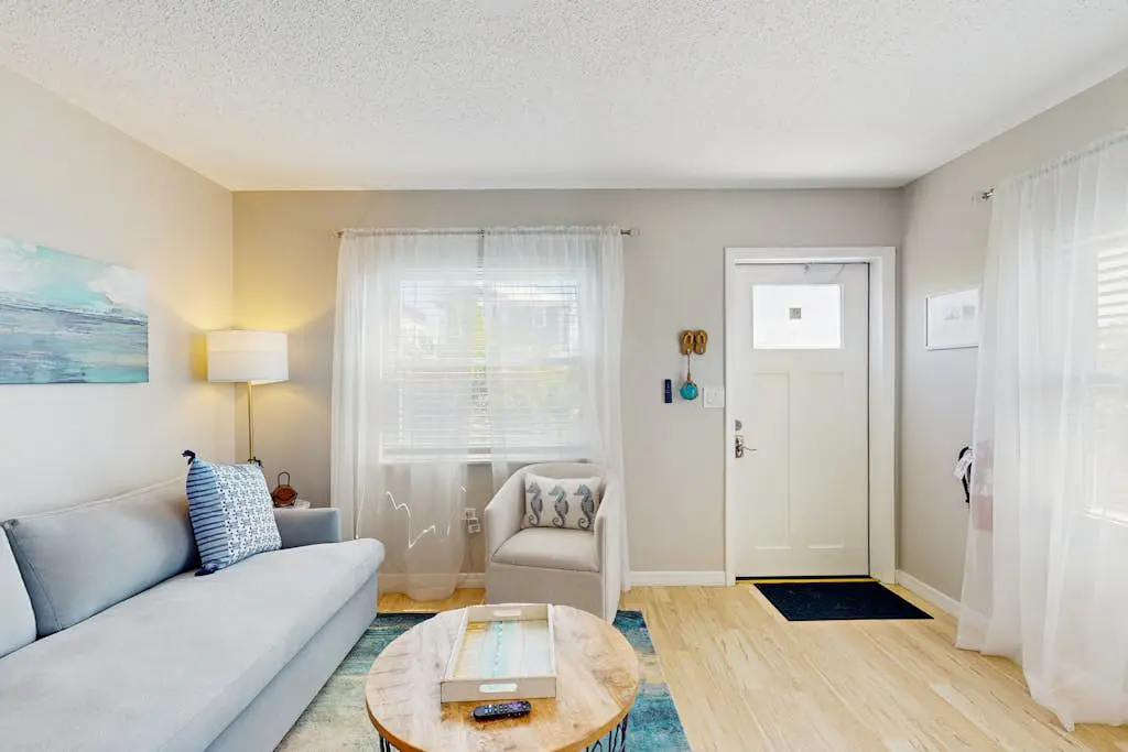 Bay View Inn 202