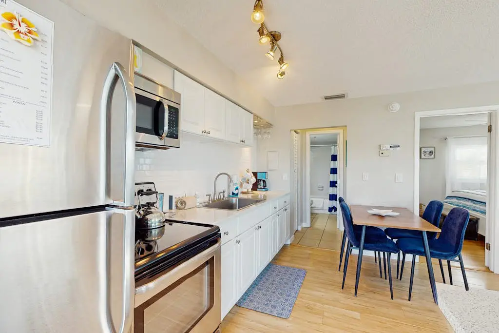 Bay View Inn 202
