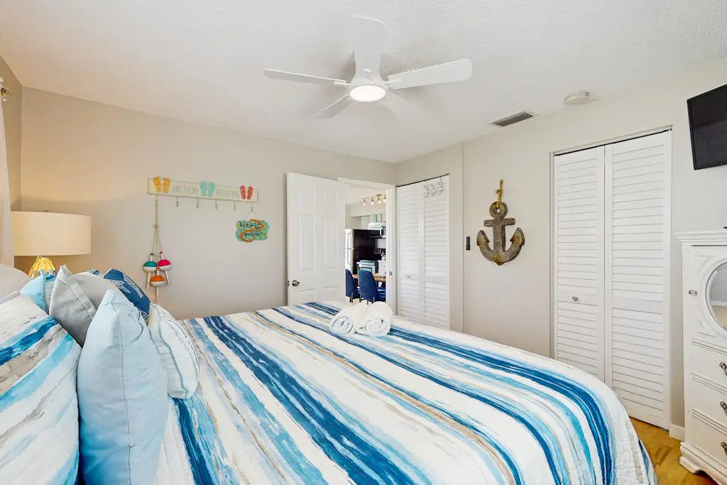 Bay View Inn 202