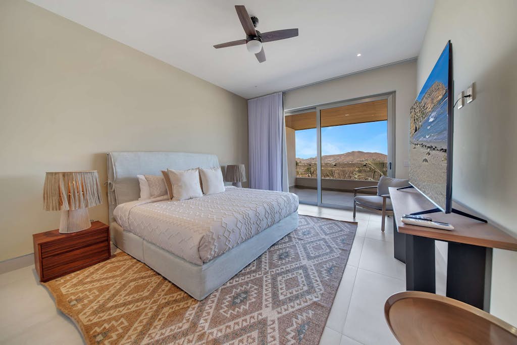 Enjoy a relaxing stay in this beautiful condo with top-tier amenities:
• 3 spacious bedrooms
• Private terrace overlooking the pool and the ocean
• Fully equipped, modern condo
• Laundry center in-home
• Resort-type pools, club house and playroom for children
• Fully equipped gym, tennis, and paddle court
• Fast Wi-Fi , Smart TV & A/C in every room
• 5-minute drive to downtown Cabo
• 1 private parking spaces
• 24/7 gated security
