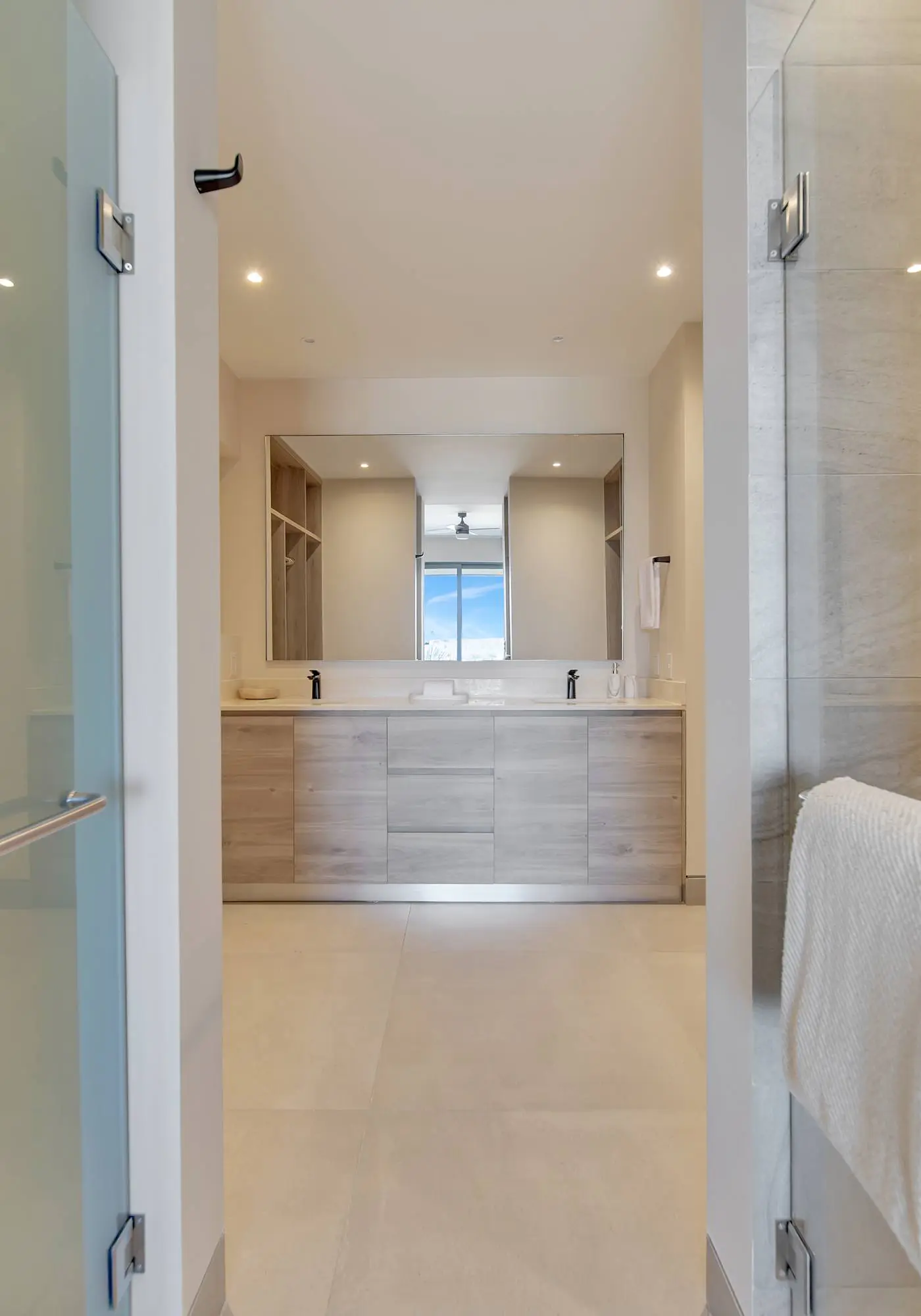 Stunning, brand new 3 Bdrm Condo in VistaVela Sunset