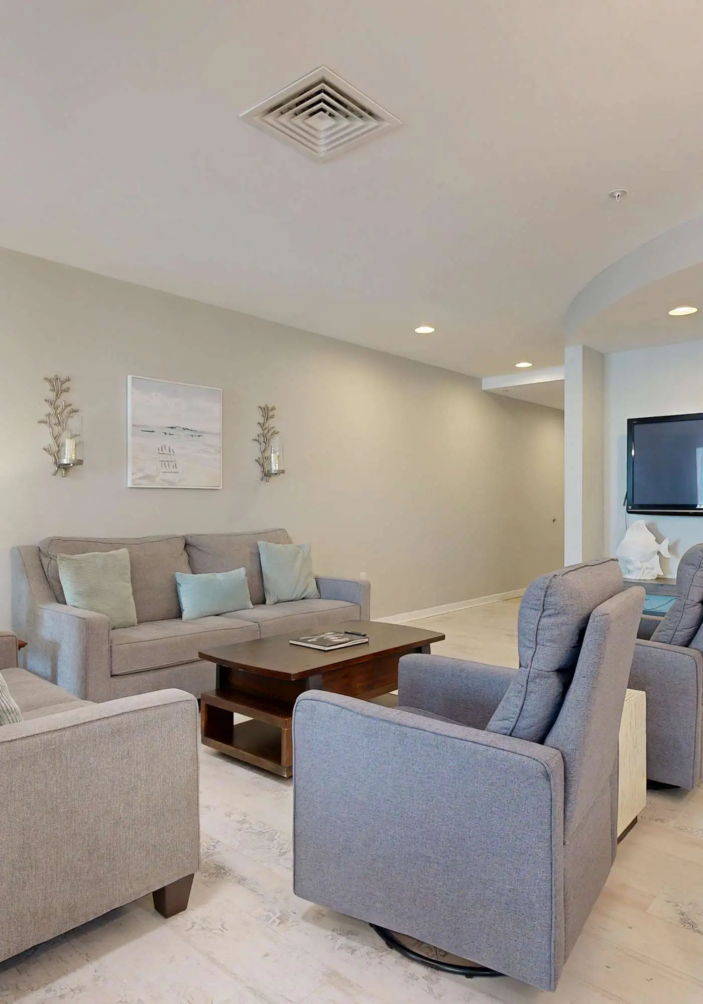 Relaxing Sandbridge Condo with Resort Pools & Gym