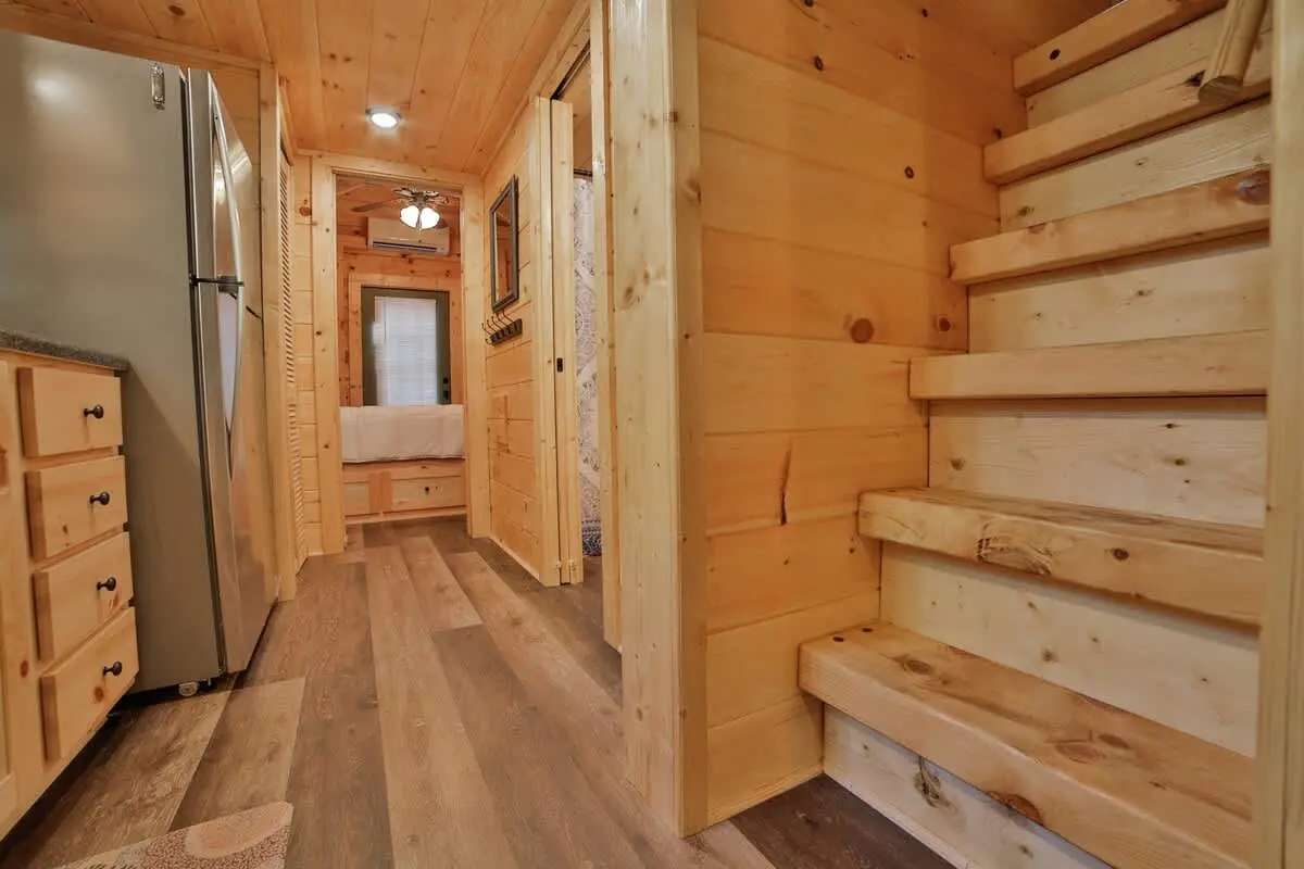 River Tiny Cabin with Shared Swim, and and Hot Tub