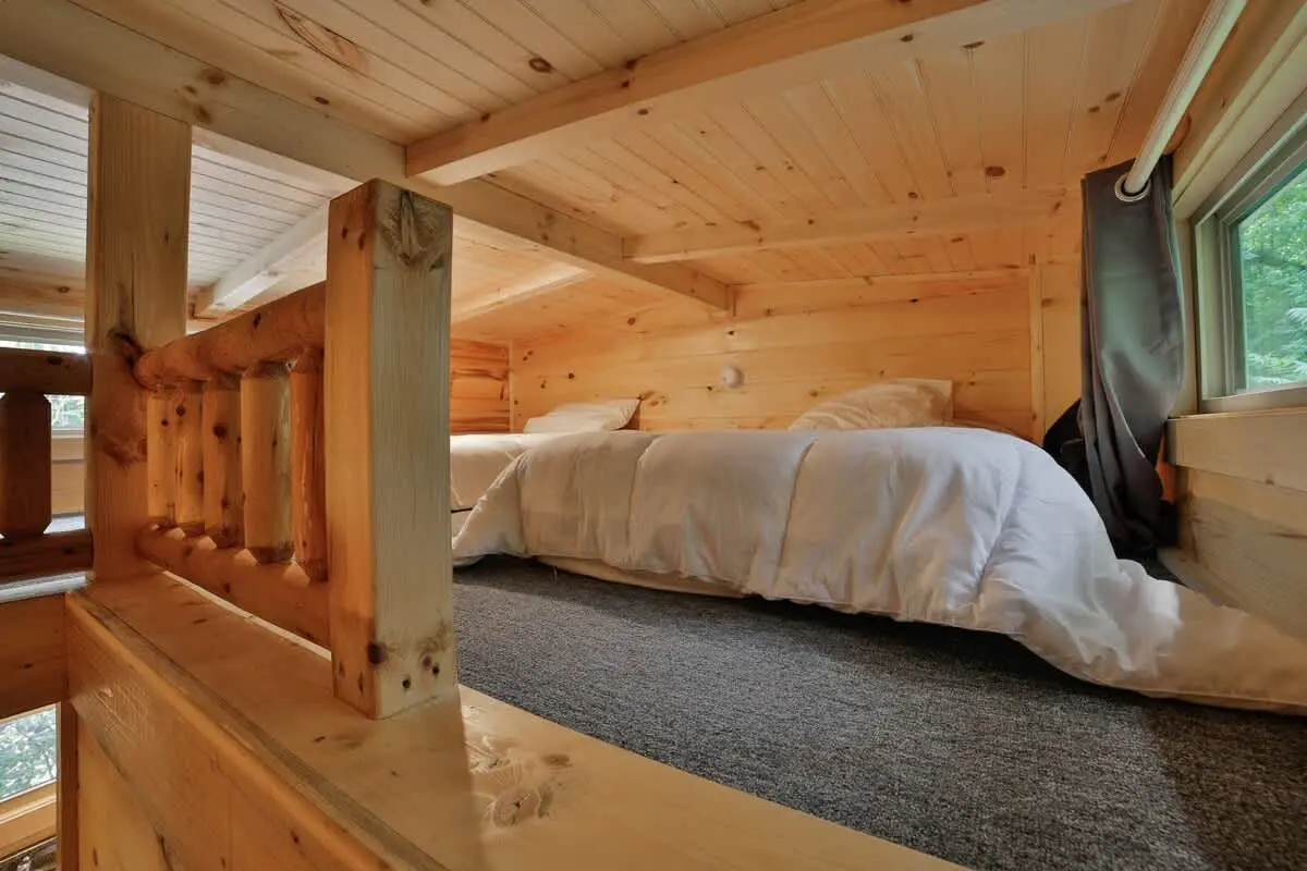 River Tiny Cabin with Shared Swim, and and Hot Tub