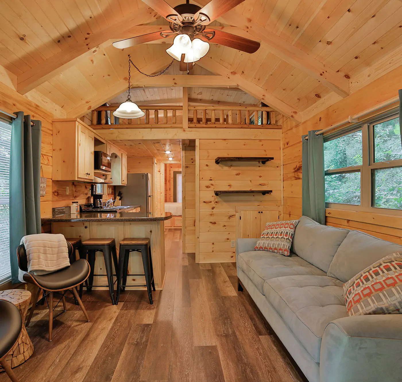 River Tiny Cabin with Shared Swim, and and Hot Tub