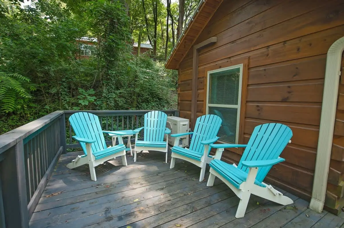 Eden Cabin Wooded Tiny Cabin Close to Downtown