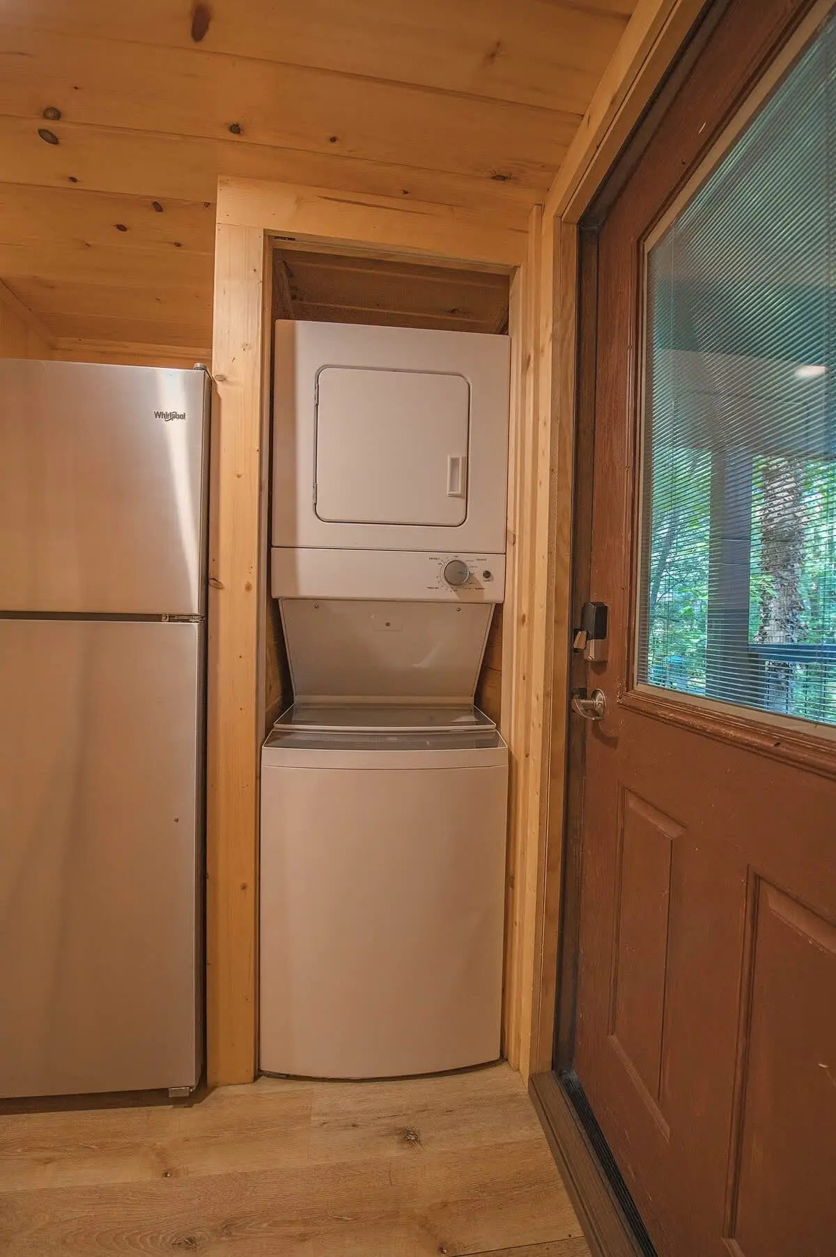 Gabriele Luxury Pondside Cabin w/ Hot Tub, Firepit