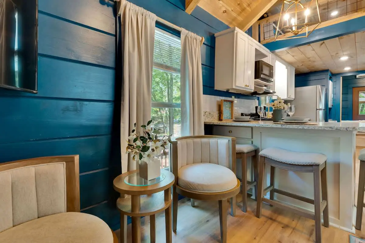 Pops Lookout Mountain Luxury Tiny Cabin with Spa