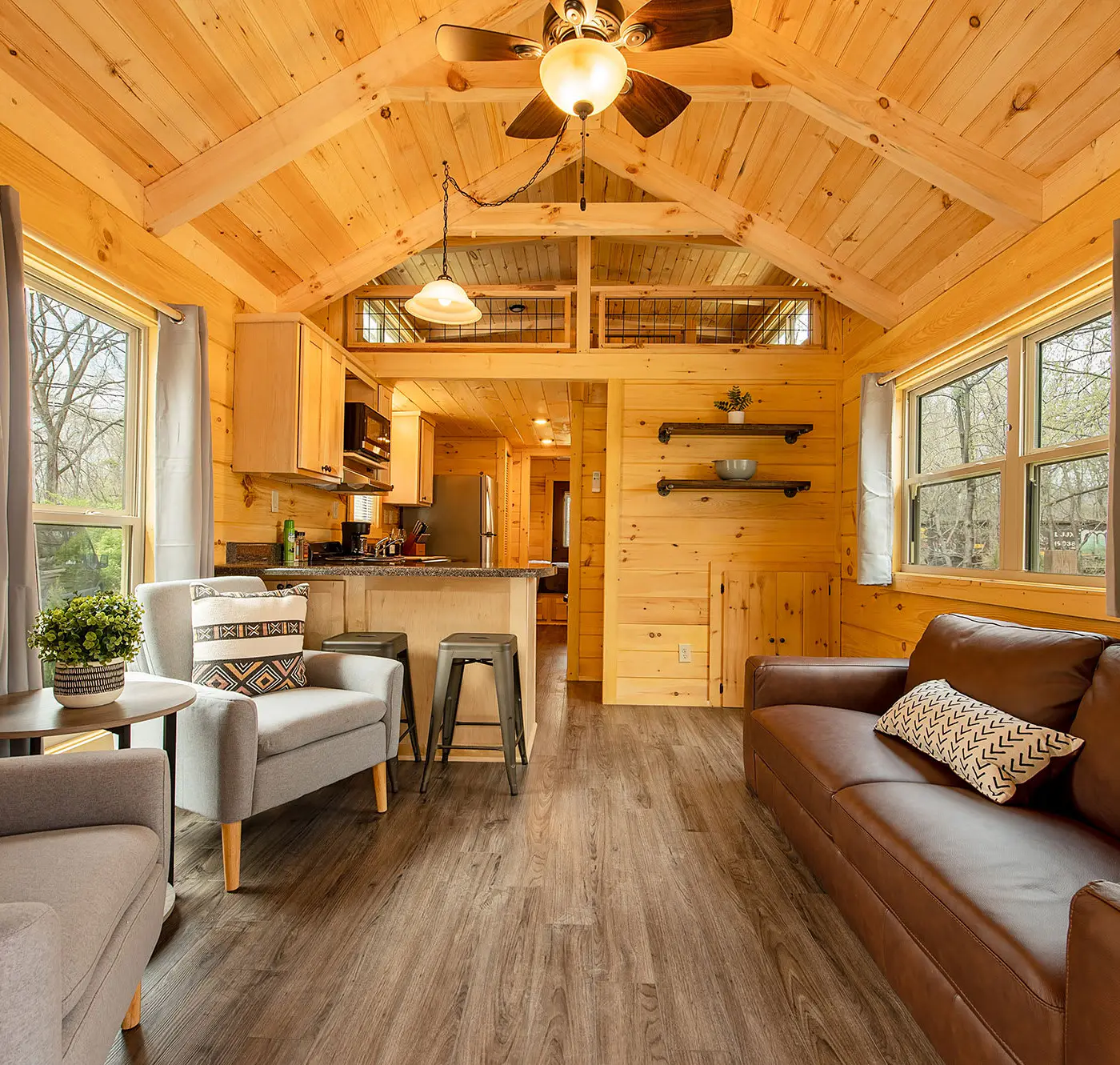 Jake Cabin Luxury Hot Tub, Firepit Close Downtown