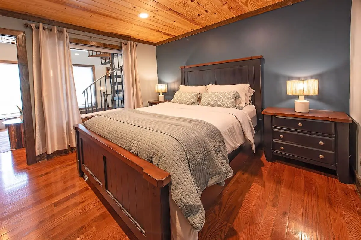 Skyuka Chalet Wooded Retreat | Spa, Pool, Firepit