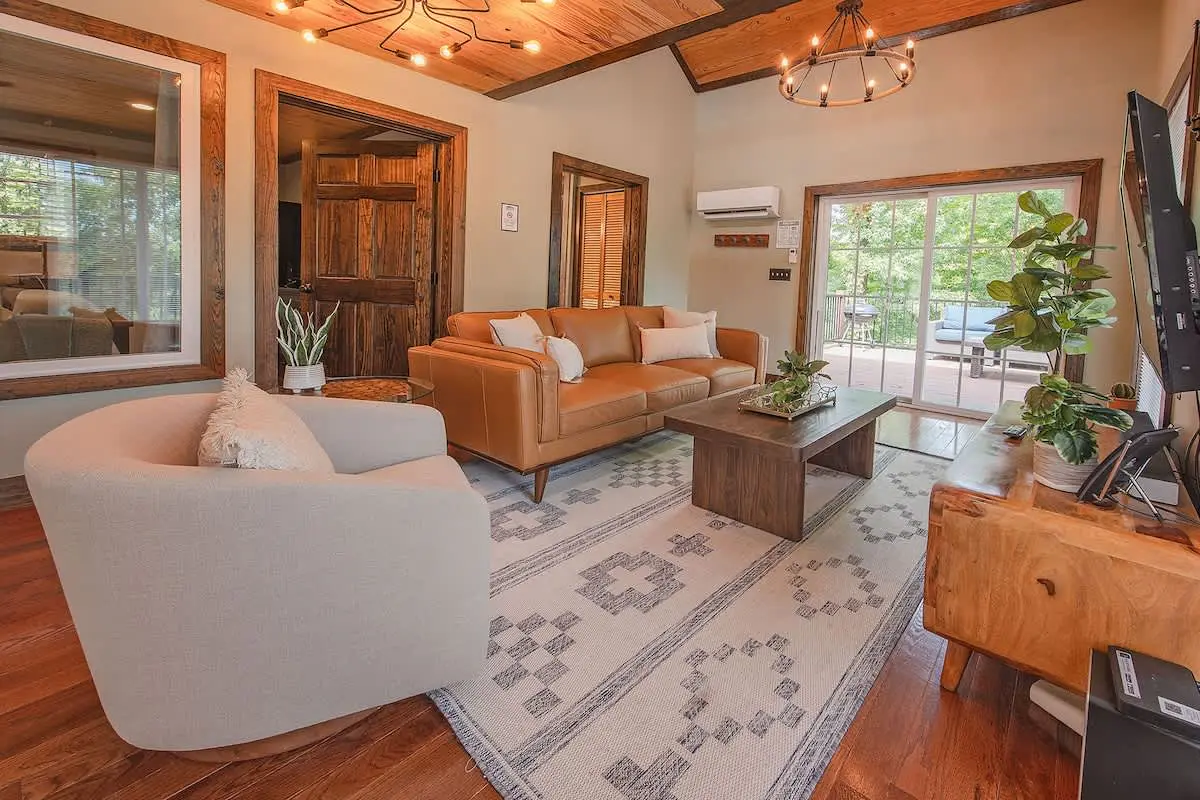 Skyuka Chalet Wooded Retreat | Spa, Pool, Firepit