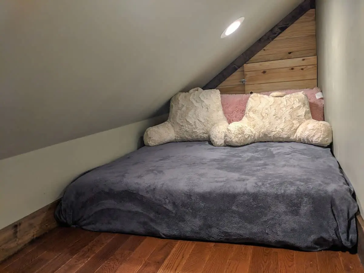 Skyuka Chalet Wooded Retreat | Spa, Pool, Firepit