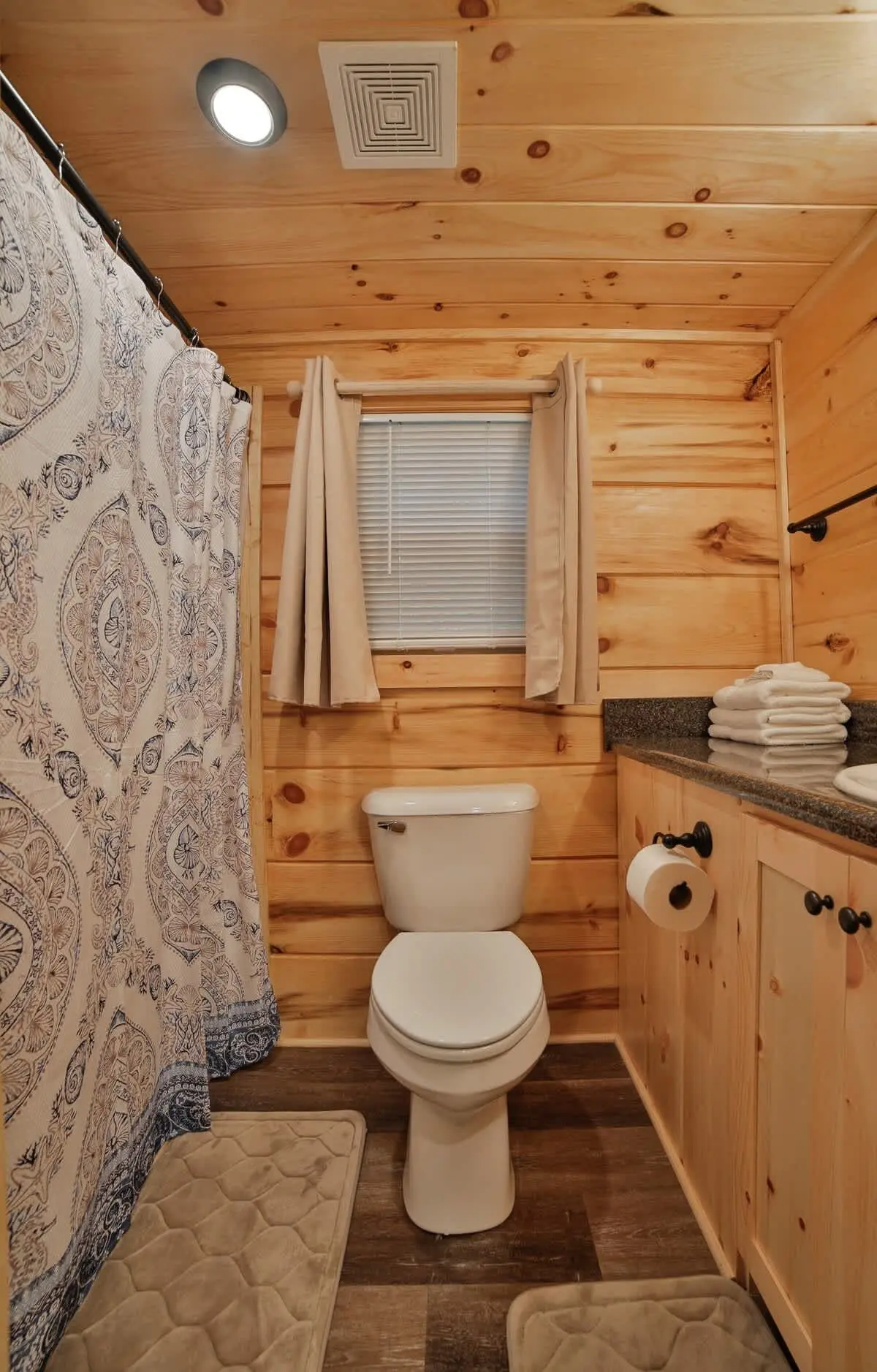 Bryce Cabin - Lookout Mtn Tiny Home with Swim Spa
