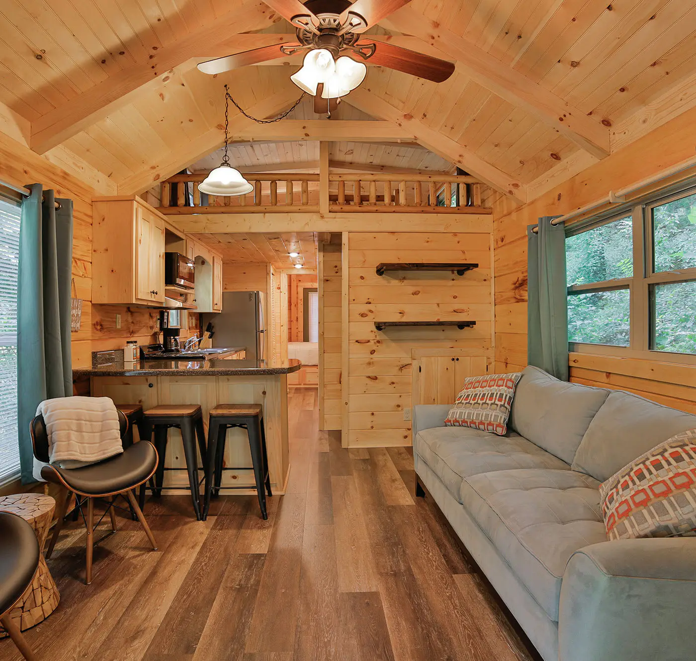 Bryce Cabin - Lookout Mtn Tiny Home with Swim Spa
