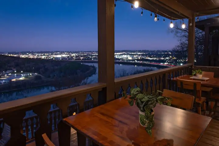 Historic Riverview Inn - King Room Five