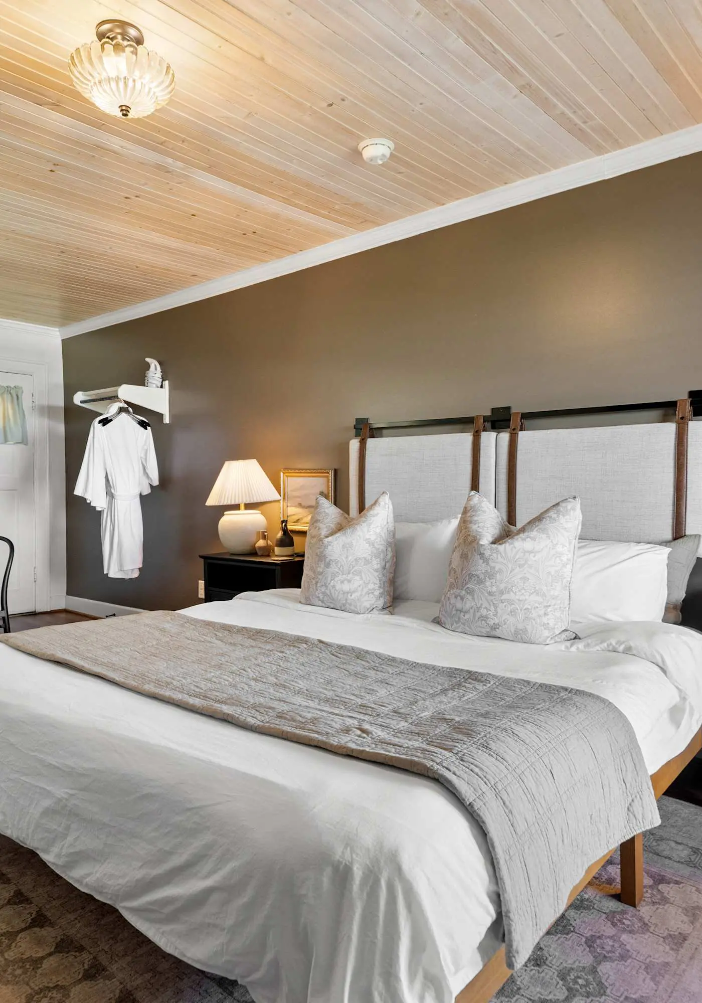 Historic Riverview Inn - King Room Five
