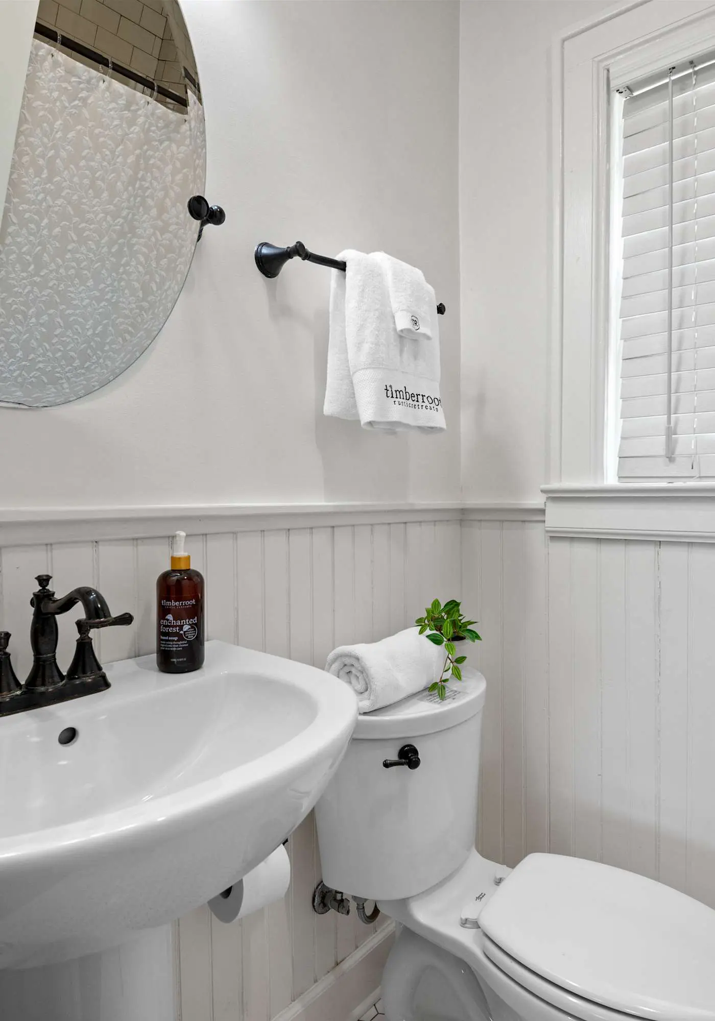 Historic Riverview Inn - King Room Five
