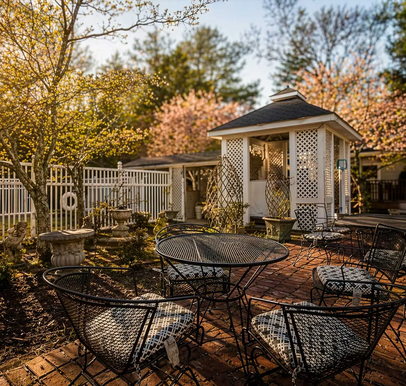 Etowah Suite w Hot Tub, Family Stay Near Rock City