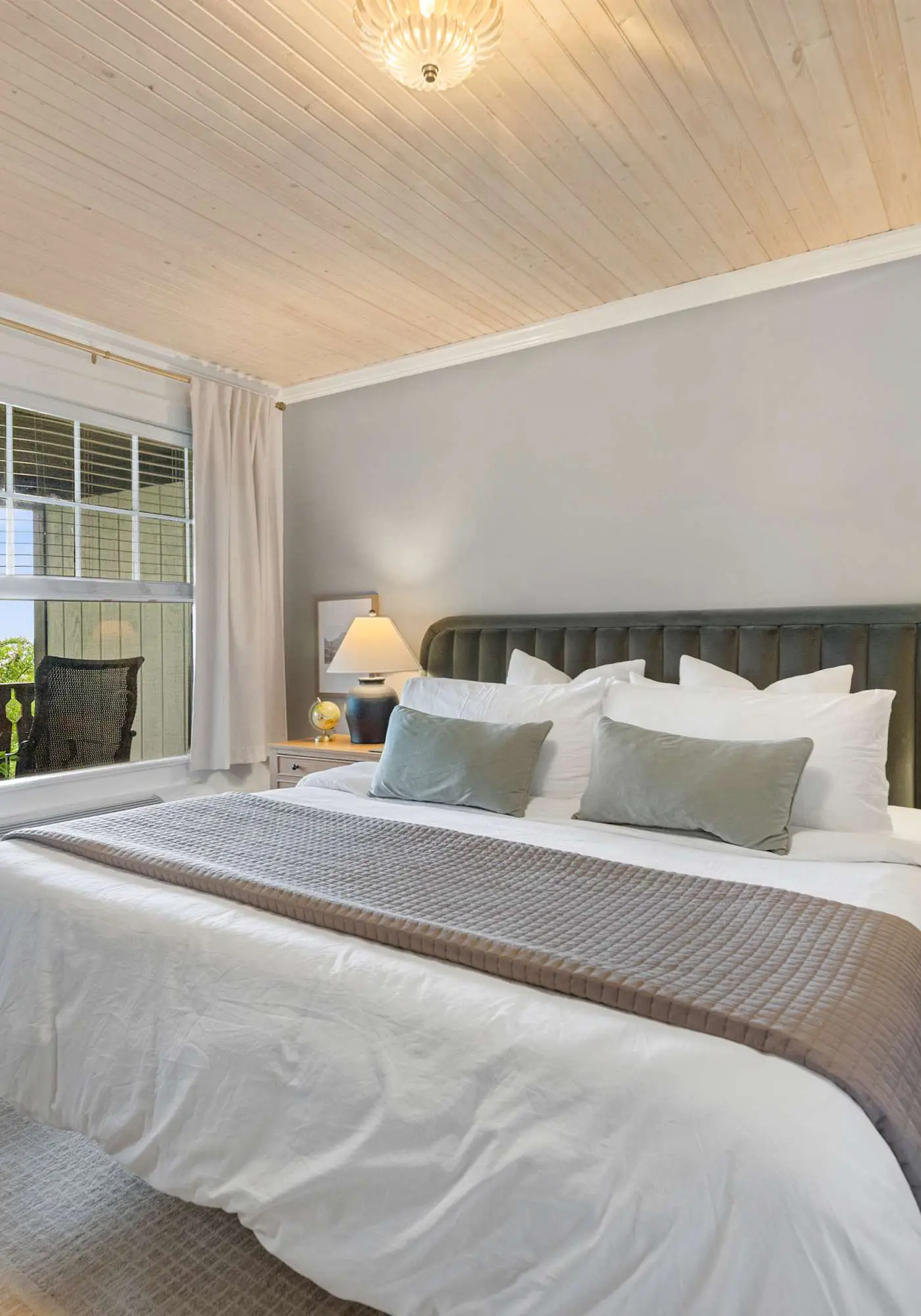 Historic Riverview Inn - King Room Two