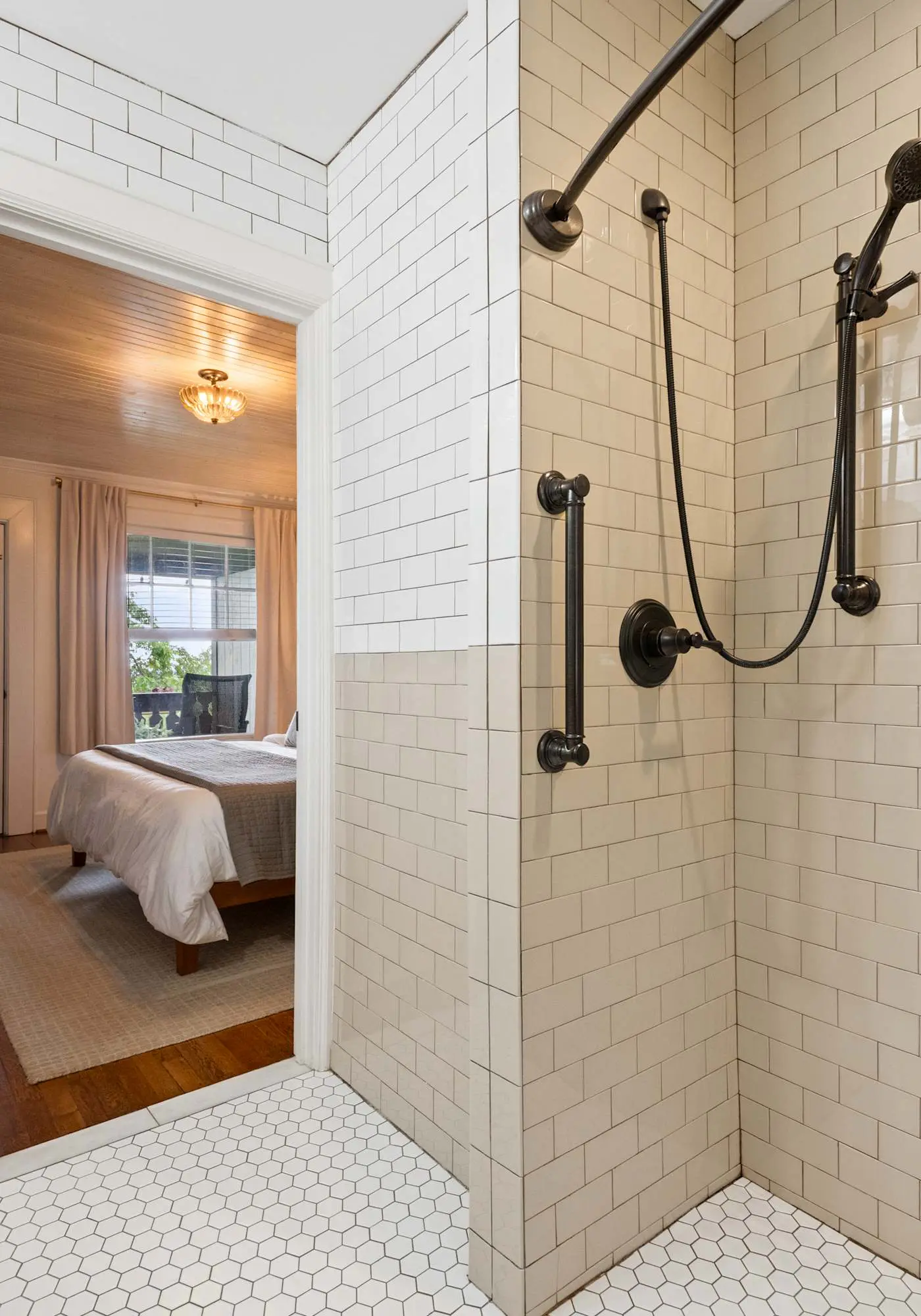Historic Riverview Inn - King Room Two