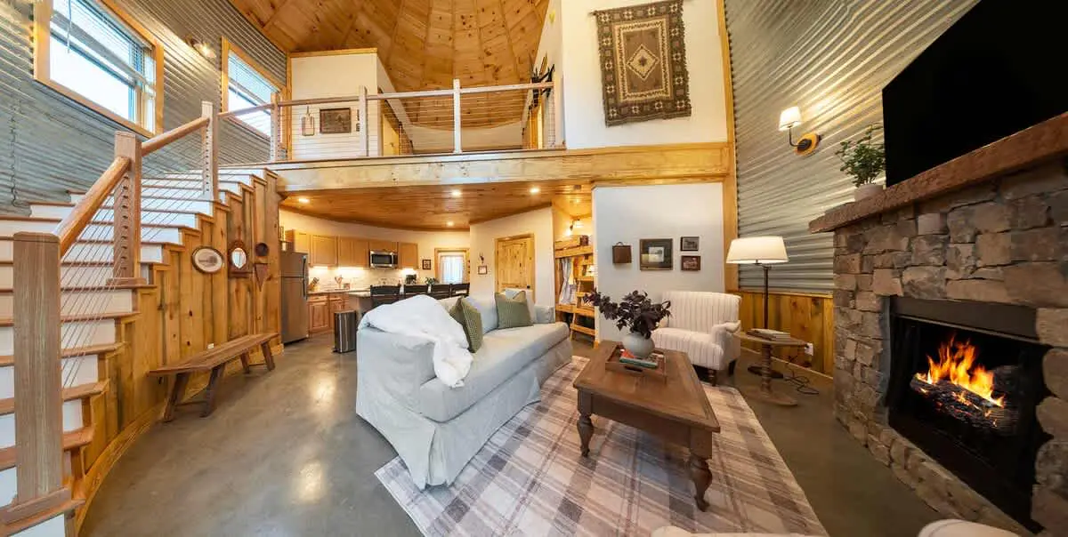 Cozy Ridge Silo - Sleeps 6 with Private Hot Tub