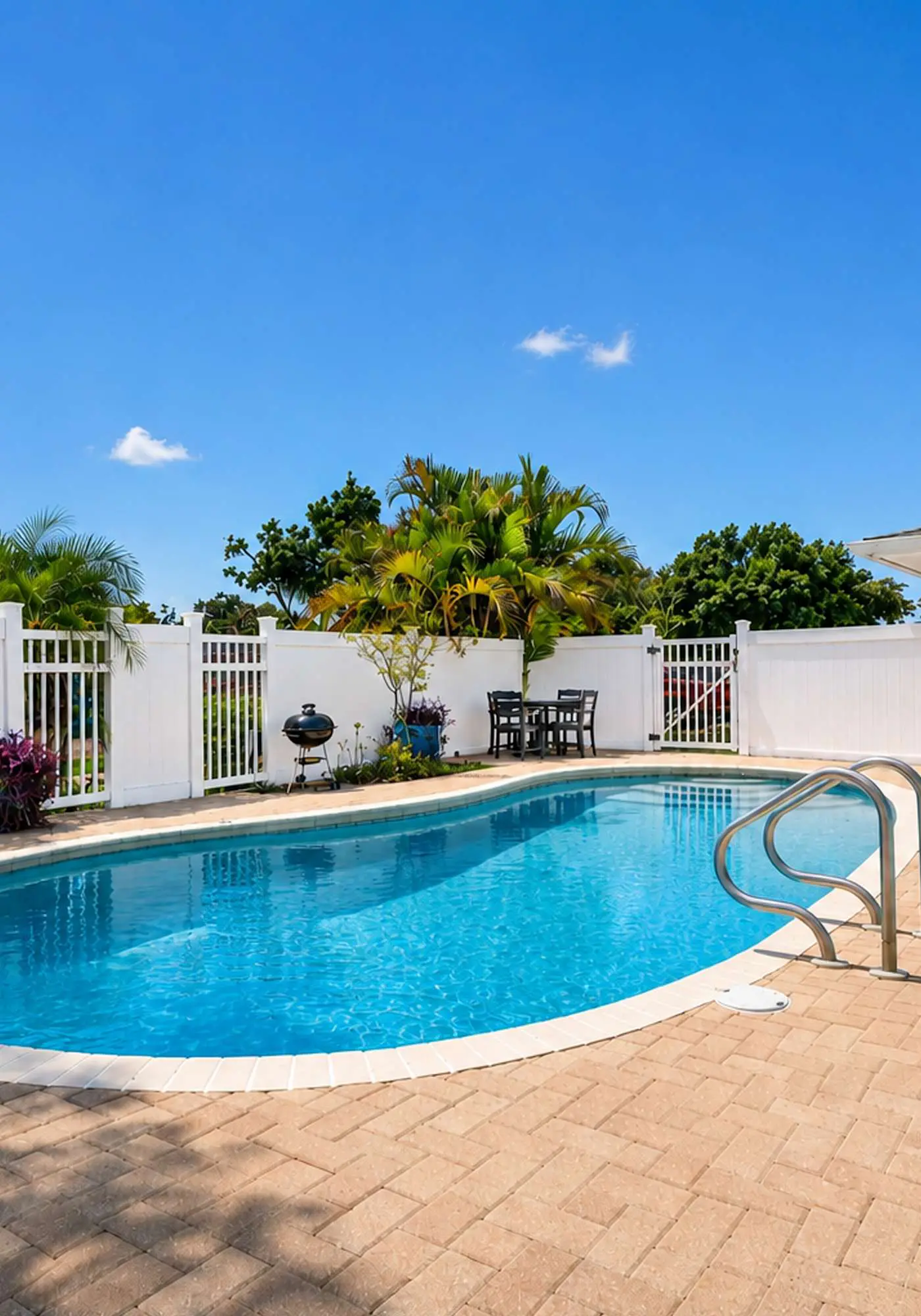 Family and dog friendly home with private pool