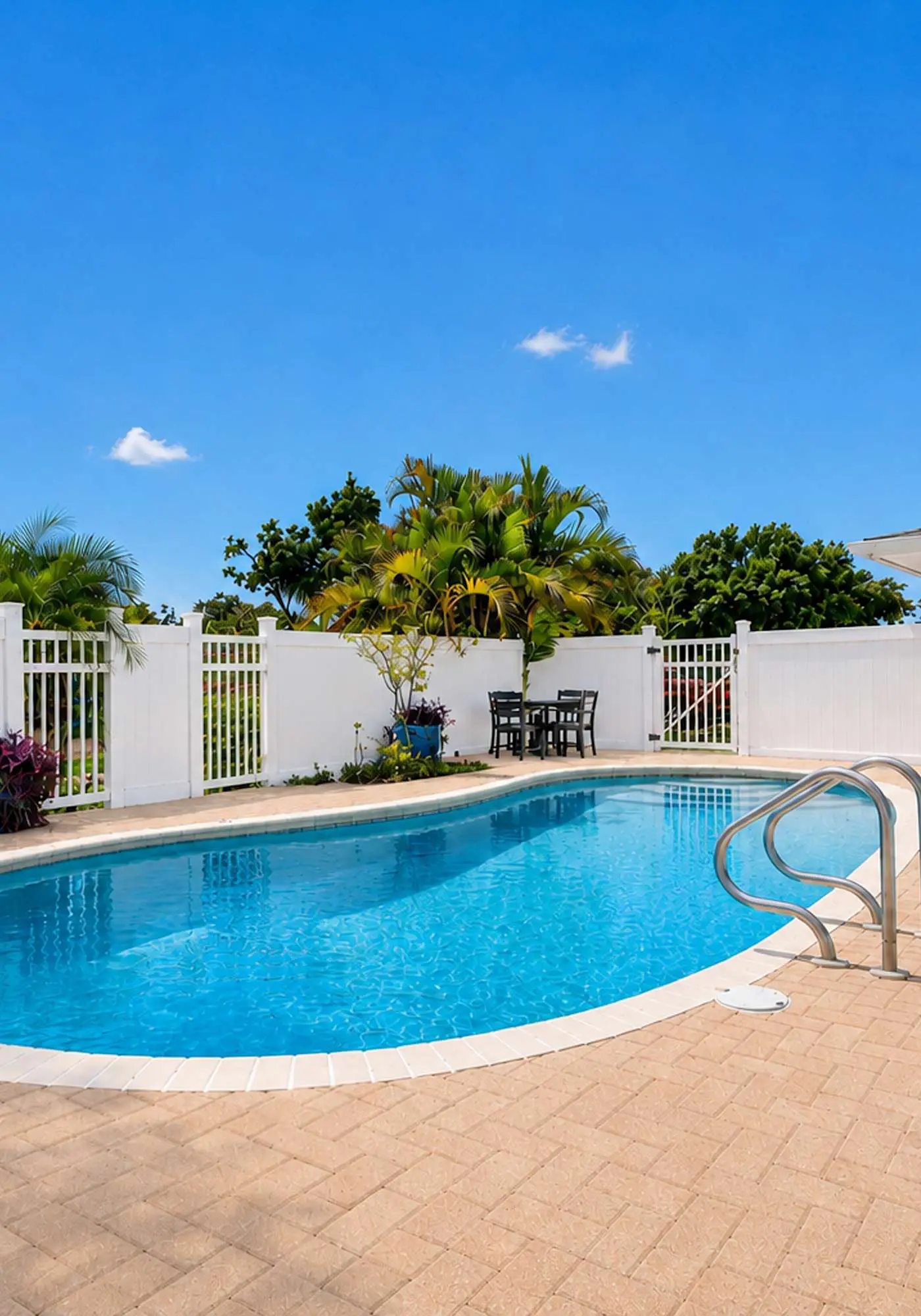 Family and dog friendly home with private pool