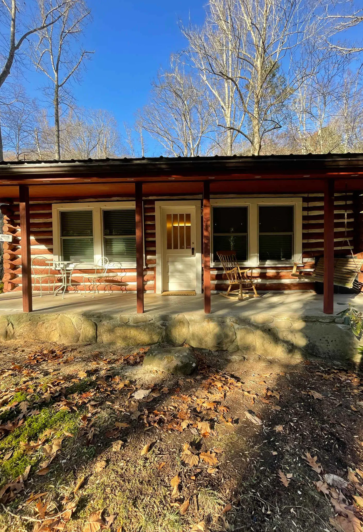 Peaceful Creekside Cabin, Dog-friendly, Hot Tub, Gas Fireplace, Gas Grill