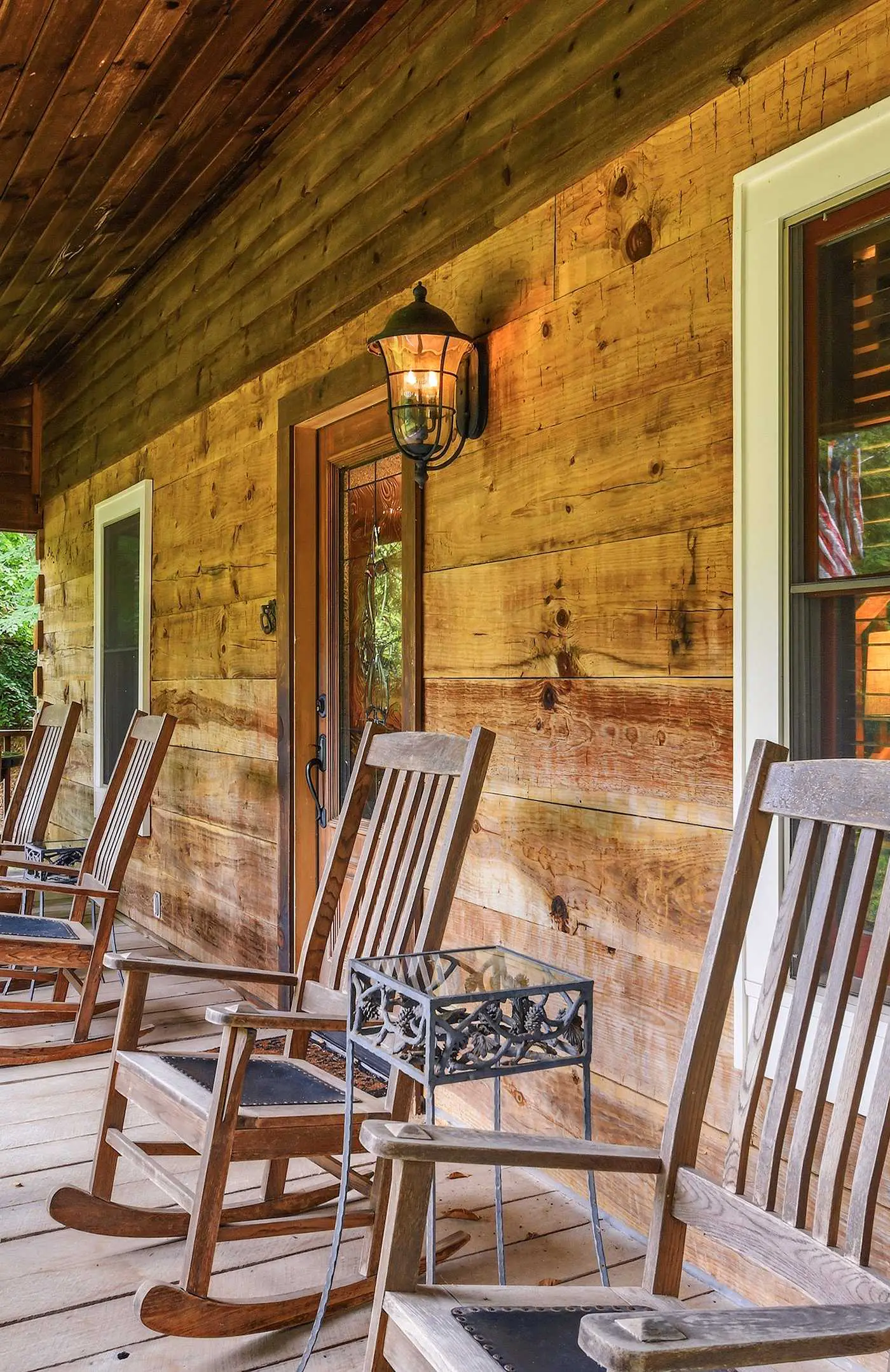 Creekfront Cottage, scenic views, dog-friendly, firepit, gas grill, gas fireplace