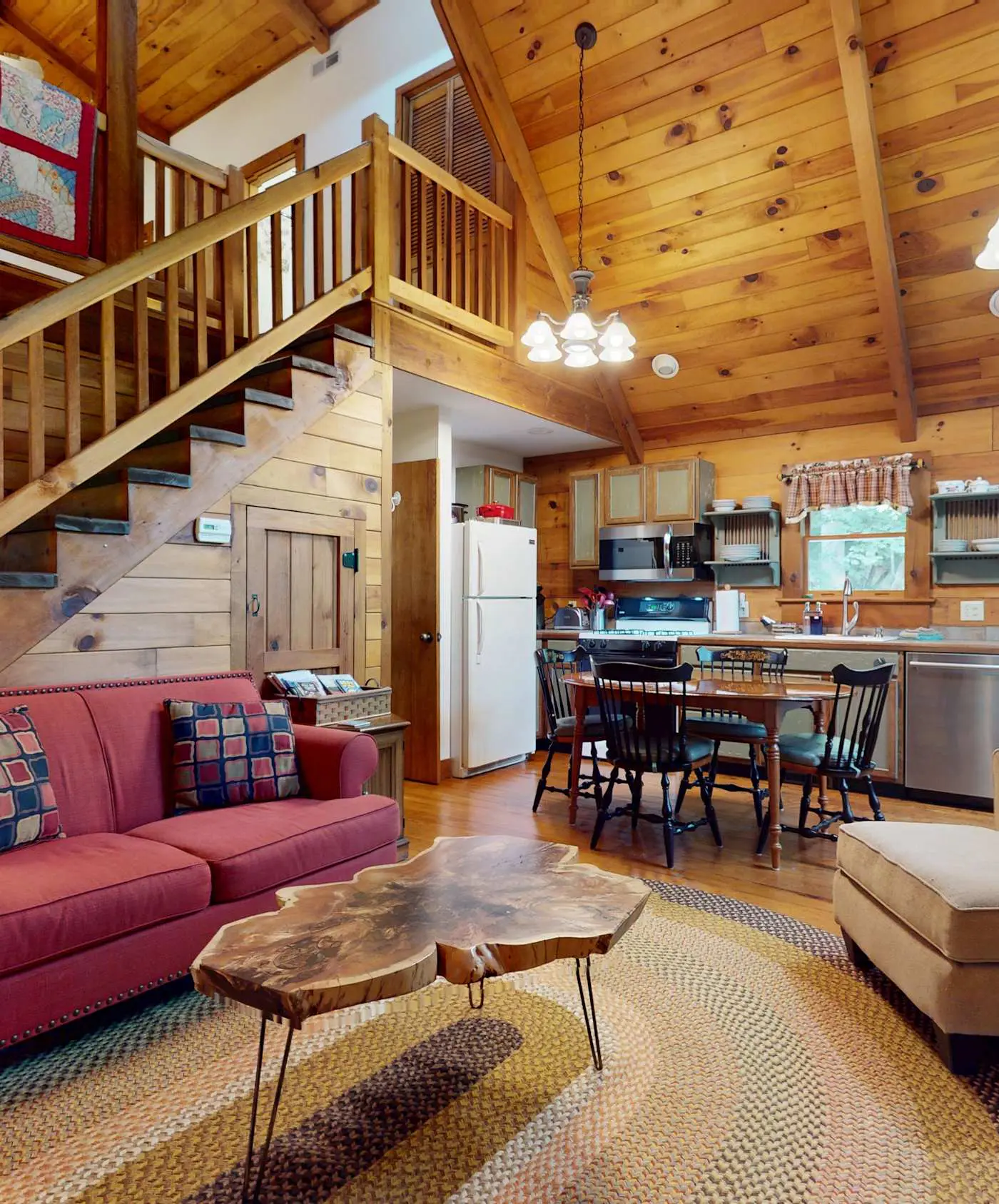 Creekfront Cottage, scenic views, dog-friendly, firepit, gas grill, gas fireplace