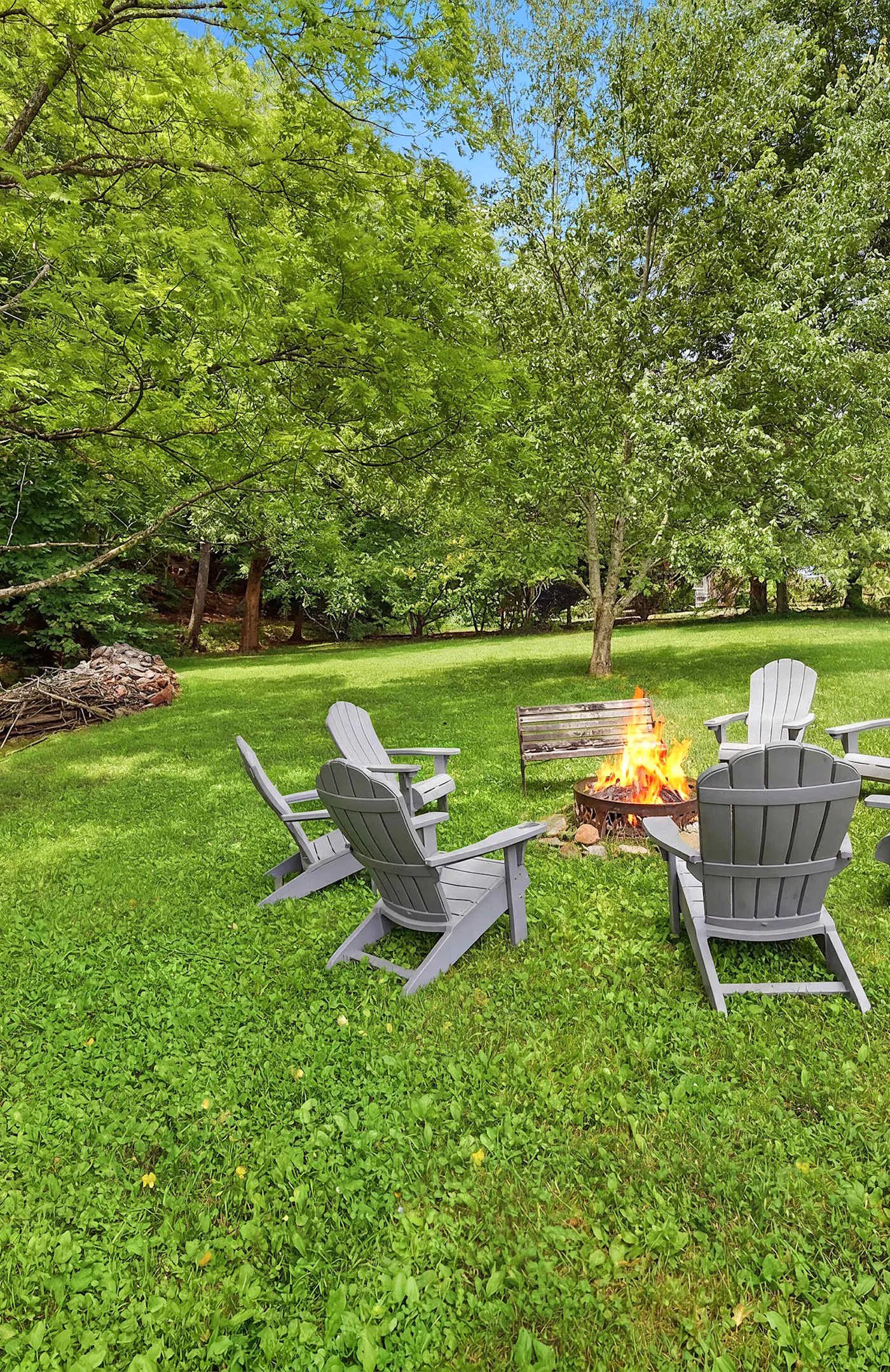 Luxury Farmhouse, creek, dog-friendly, gas fireplace, firepit, BBQ, cable, porch, swing