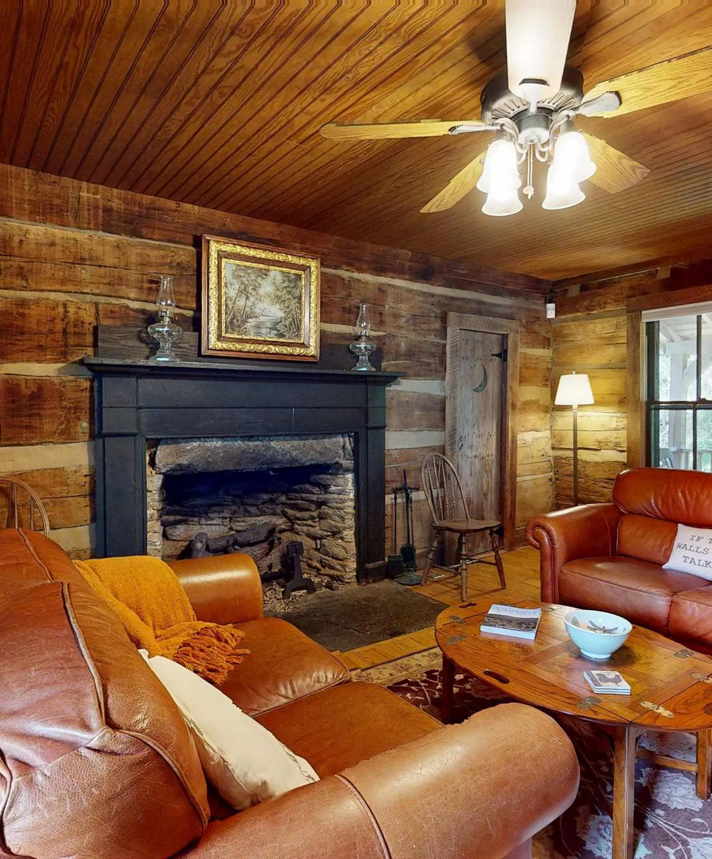 Luxury Farmhouse, creek, dog-friendly, gas fireplace, firepit, BBQ, cable, porch, swing