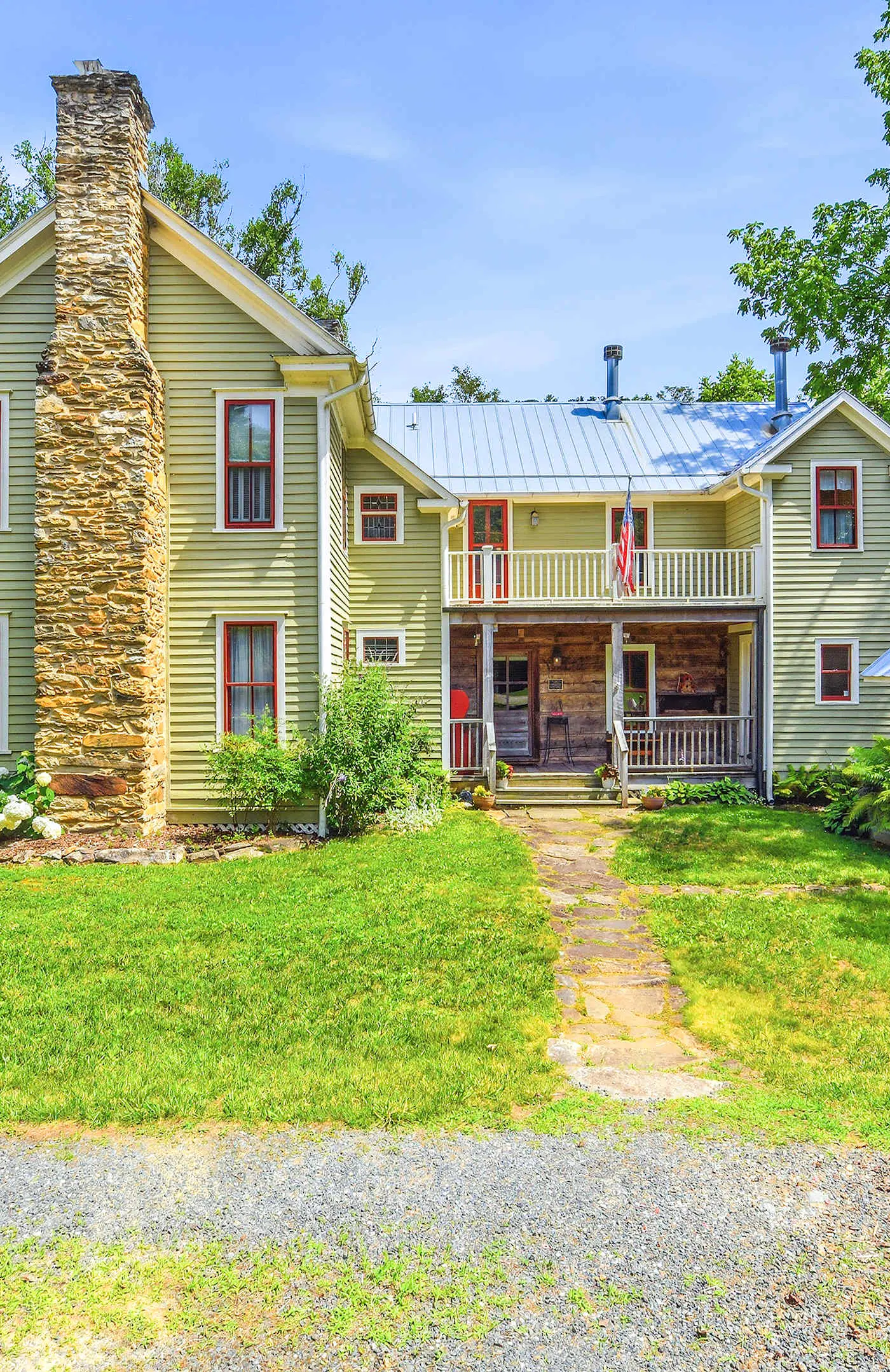 Luxury Farmhouse & Creekside Cottage, Dog-friendly, Scenic Views, Firepit, BBQ