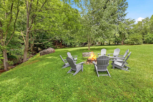 Carolina Jewel Farmhouse & Cottage