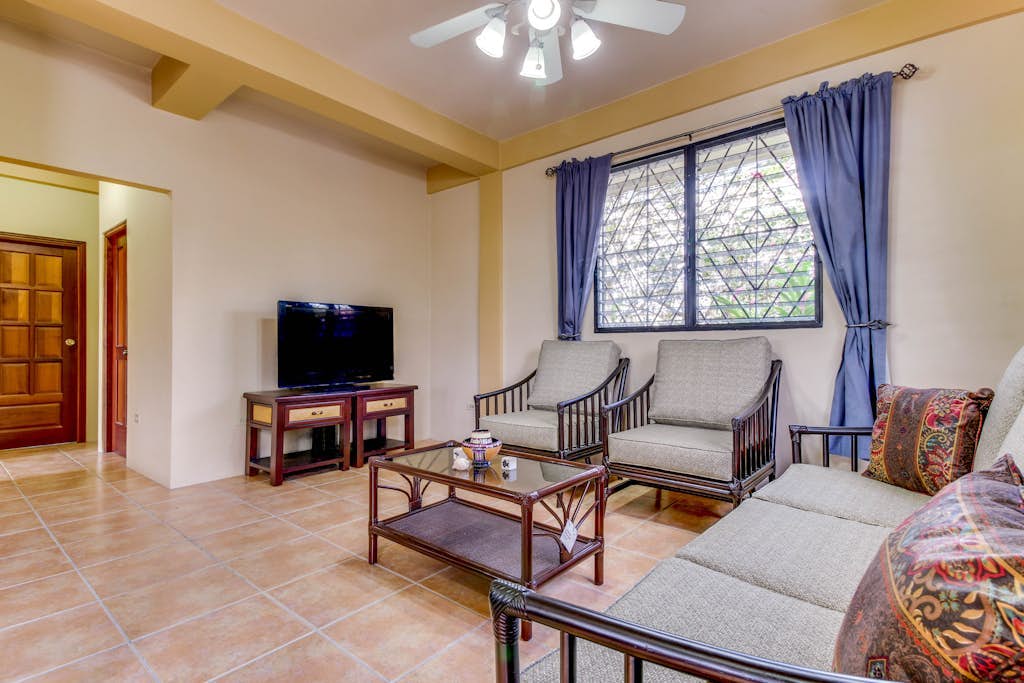 Lower Level of a New Home in a Great Neighborhood w/ WiFi, AC - Near Maya ruins