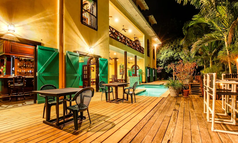Two Riverfront Suites with Shared Infinity Pool, Balcony Views, WiFi, AC - Dogs OK