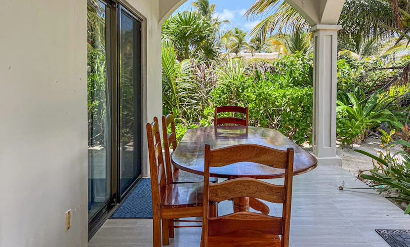 Colorful oceanfront condo with shared pool and jetted tub