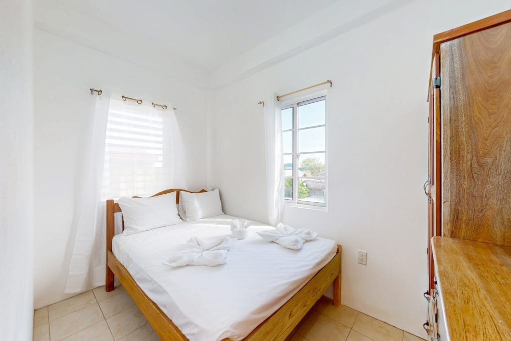 Charming single-level apartment with kitchenette and great location