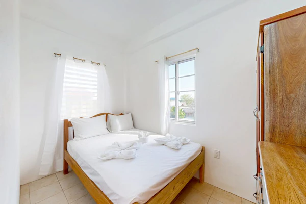 Charming single-level apartment with kitchenette and great location