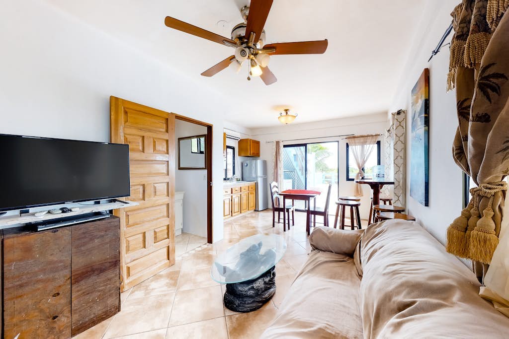 Upper-Level Resort Gem with Great Views, WiFi, AC, Shared Pool & Rooftop Deck