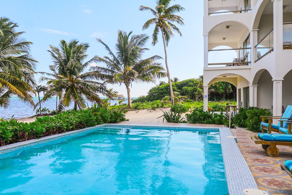 Relaxing condo with shared pool, ocean views, partial AC & WiFi