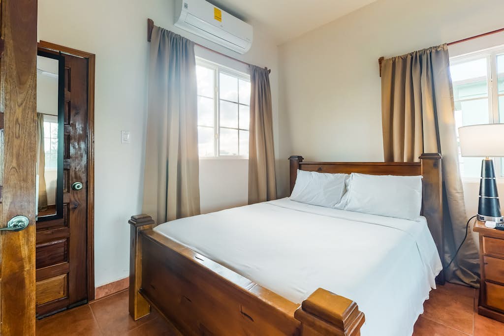 Cozy studio near town with an ocean view, free WiFi, partial AC & shared deck