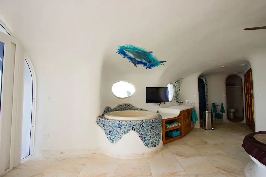 Shark Studio Retreat at Swan Villas - Gold Standard Certified