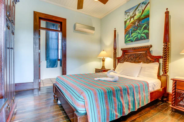 Romantic Suite on Riverfront Property with WiFi, AC & On-Site Pool/Dining