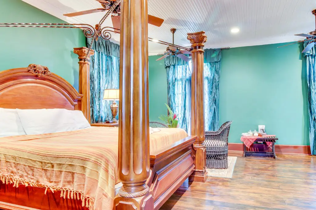 Colonial Suite @ Mahogany Hall *Gold Standard Certified