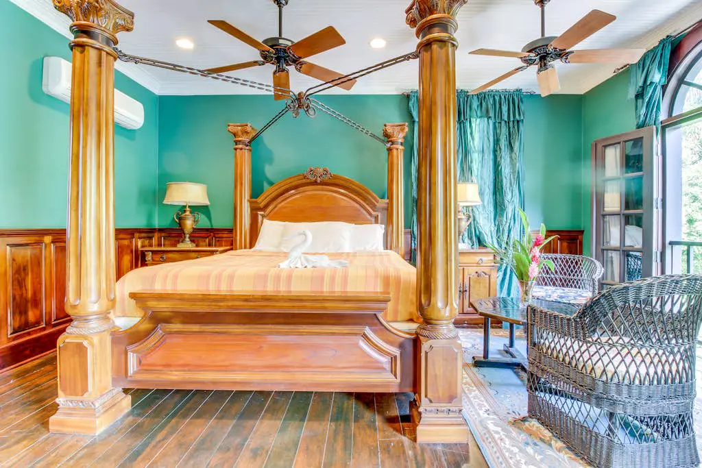 Colonial Suite @ Mahogany Hall *Gold Standard Certified