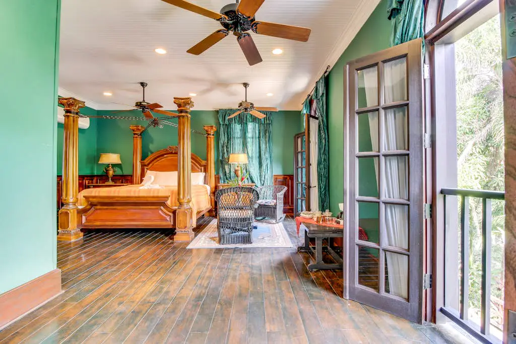 Colonial Suite @ Mahogany Hall *Gold Standard Certified
