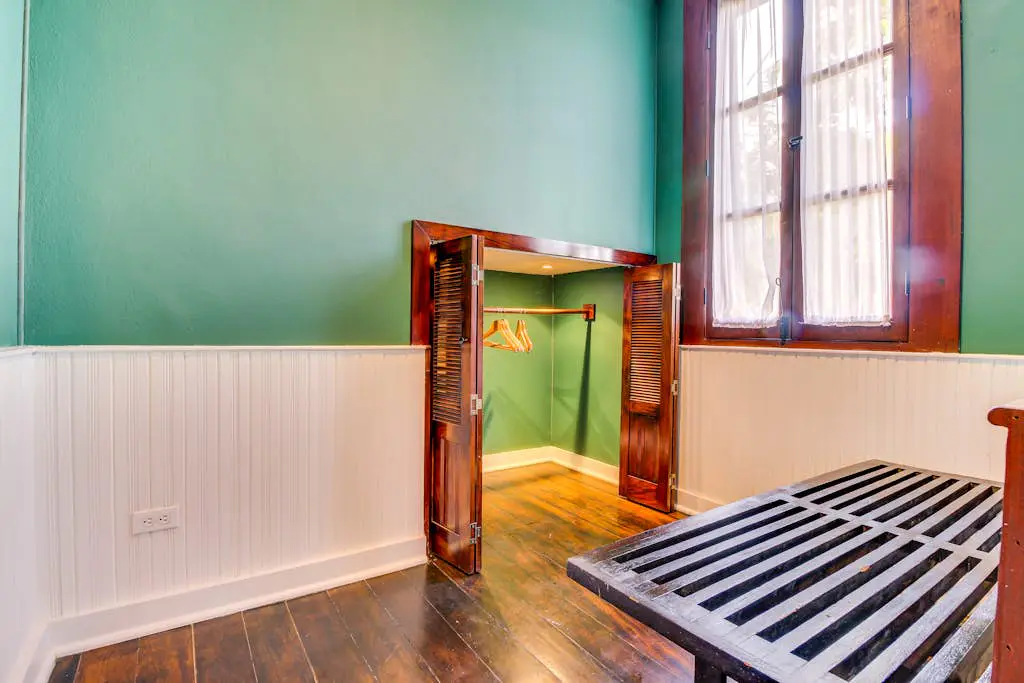 Colonial Suite @ Mahogany Hall *Gold Standard Certified
