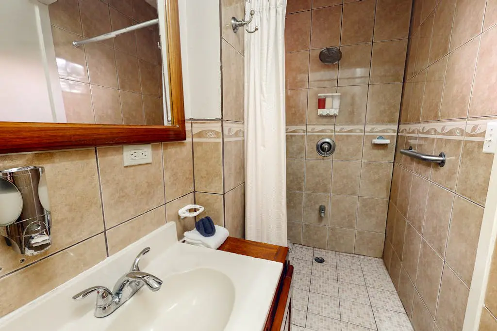 Sunrise King 2A Suite at Hummingbird Home Suites  Gold Standard Certified