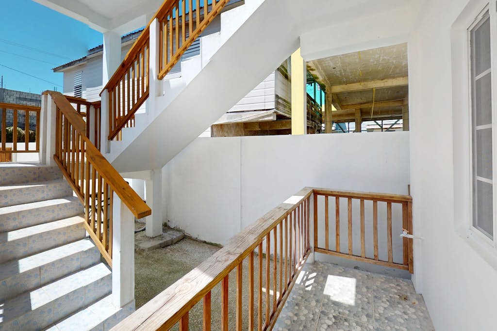 Snug ground-floor haven with comfortable amenities and kitchenette